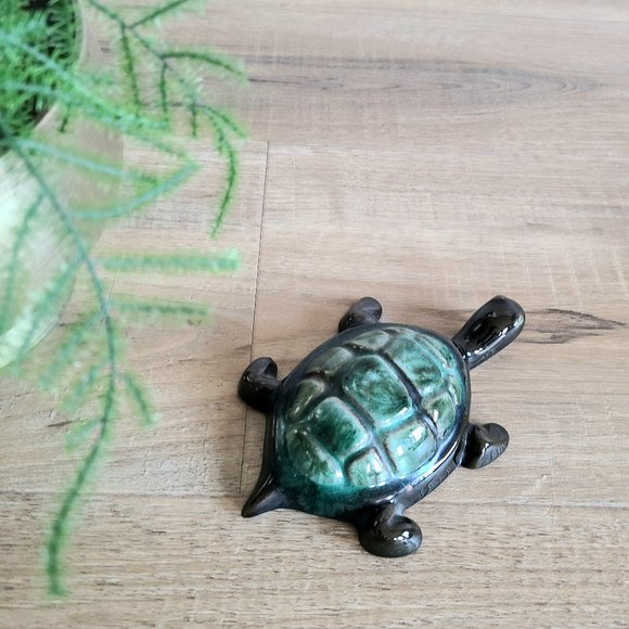 Blue Mountain Canada ceramic turtle figurine. - Picture 2 of 5